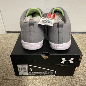 Under Armour Sneakers